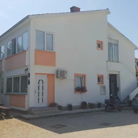 Dijana Gæstehus *