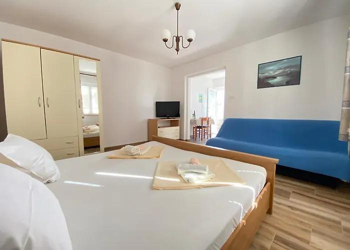Casa de hóspedes Dijana 3*